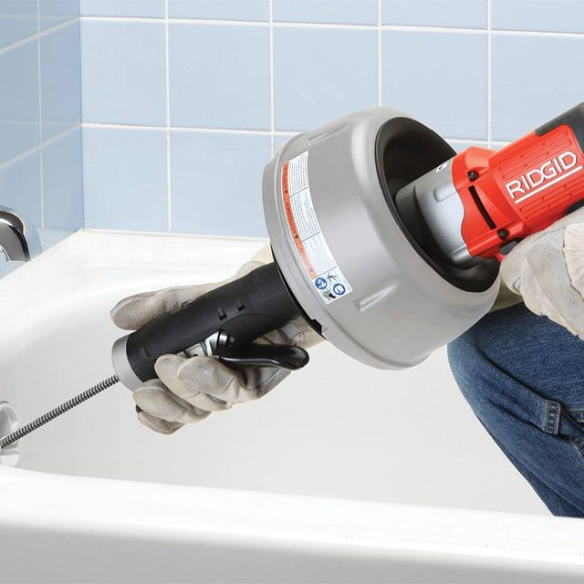 Débouchage WC, douche, évier par pompe et furet